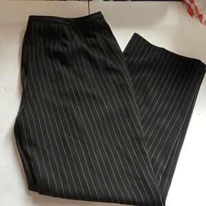 Jones New York Black Stripped Trousers